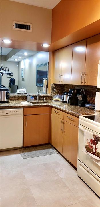 For Rent: $2,700 (2 beds, 2 baths, 1192 Square Feet)