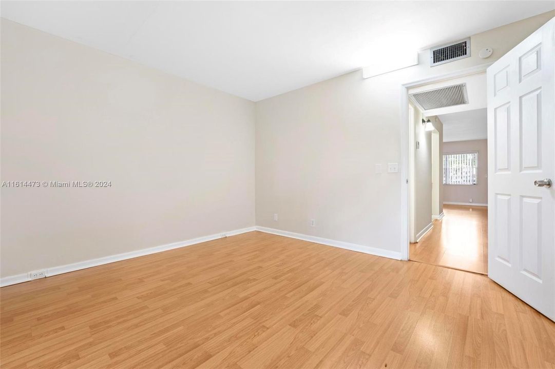 For Rent: $1,600 (1 beds, 1 baths, 685 Square Feet)