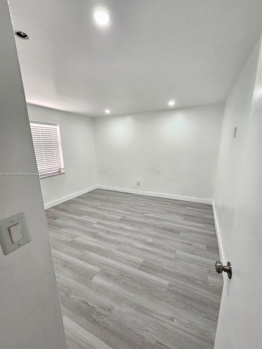 For Rent: $2,300 (2 beds, 2 baths, 1059 Square Feet)