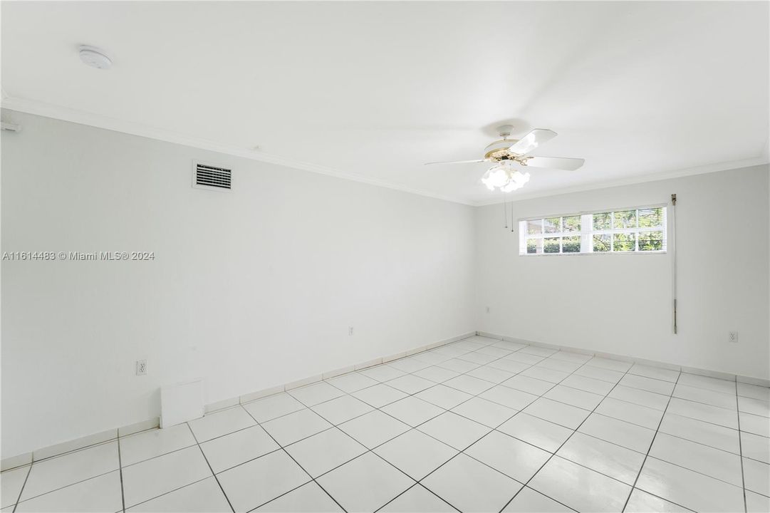 Recently Sold: $765,000 (4 beds, 3 baths, 1789 Square Feet)