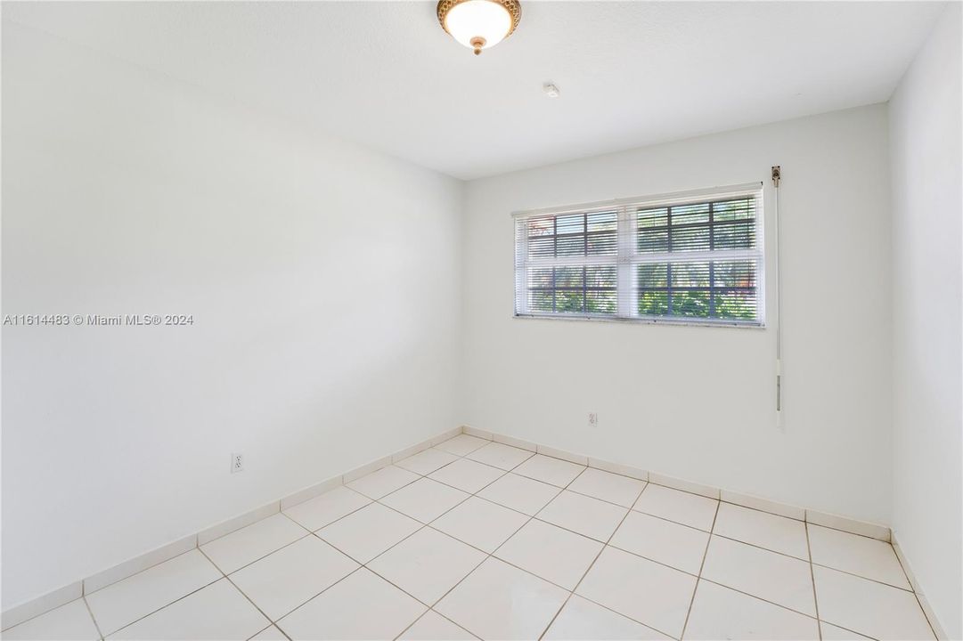 Recently Sold: $765,000 (4 beds, 3 baths, 1789 Square Feet)