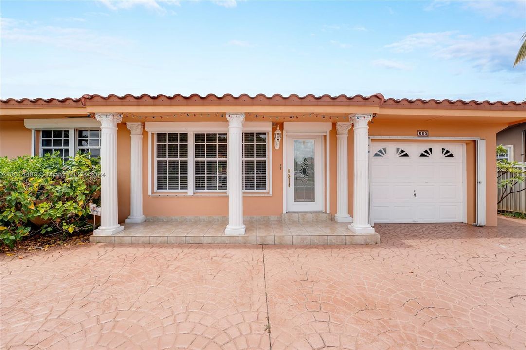 Recently Sold: $765,000 (4 beds, 3 baths, 1789 Square Feet)