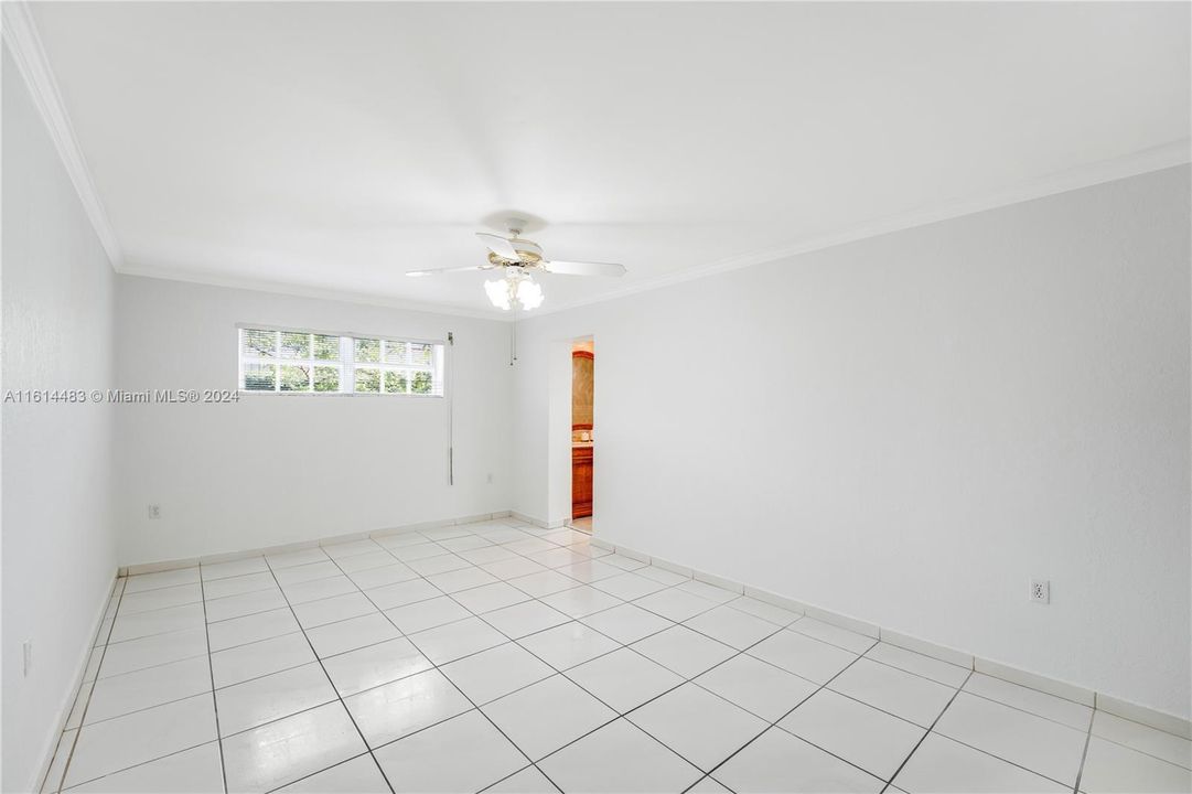 Recently Sold: $765,000 (4 beds, 3 baths, 1789 Square Feet)