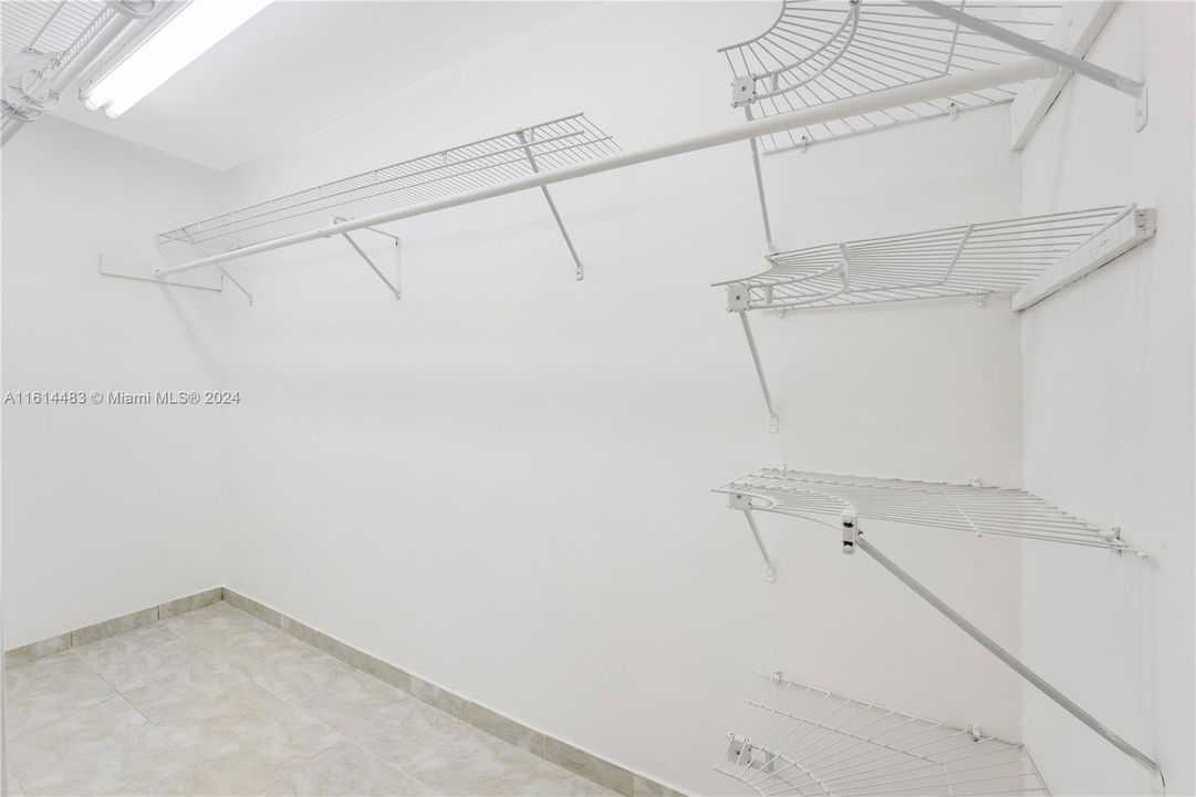 Recently Sold: $765,000 (4 beds, 3 baths, 1789 Square Feet)