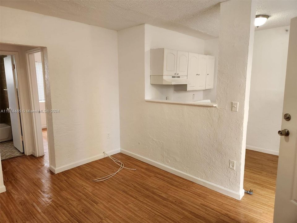 For Rent: $1,550 (1 beds, 1 baths, 500 Square Feet)