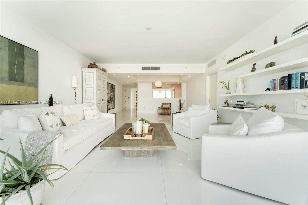 Active With Contract: $4,850,000 (3 beds, 3 baths, 2640 Square Feet)