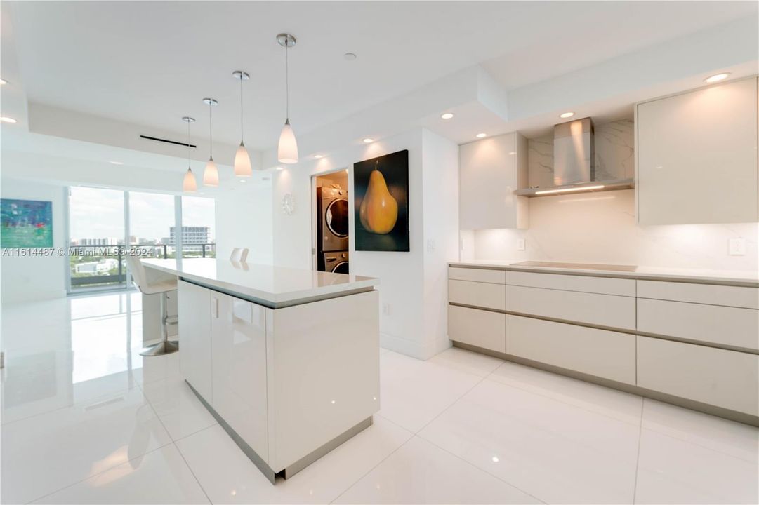 Active With Contract: $4,850,000 (3 beds, 3 baths, 2640 Square Feet)