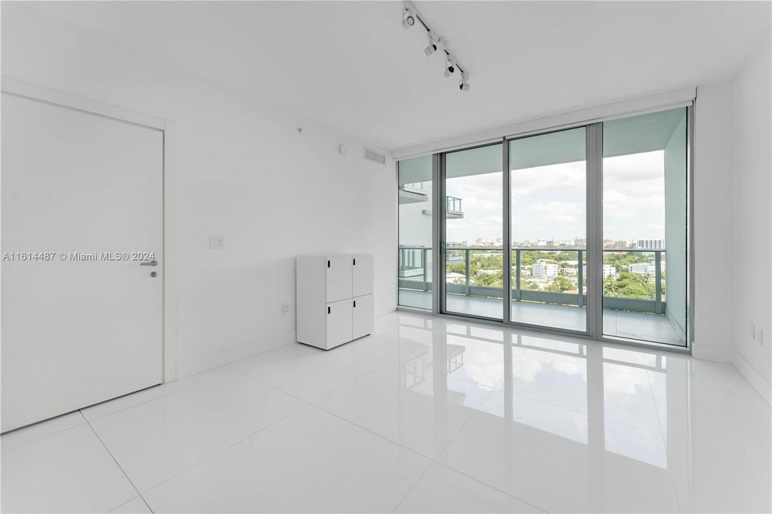 2nd bedroom ensuite with balcony