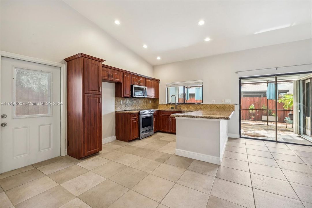 For Sale: $499,950 (3 beds, 2 baths, 1425 Square Feet)