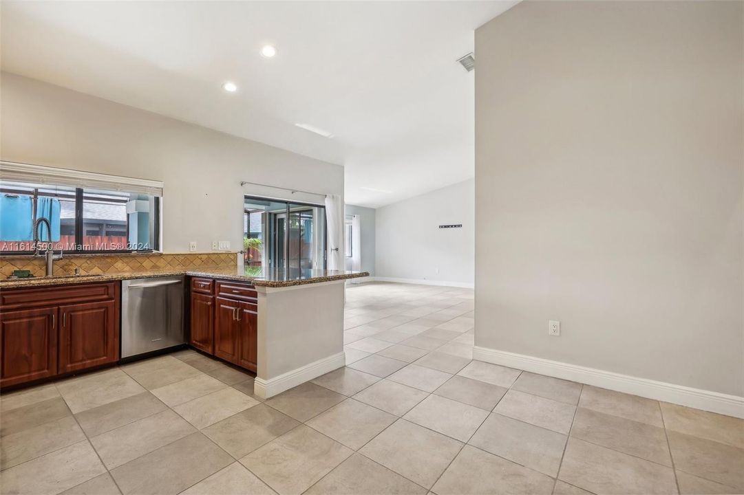 For Sale: $499,950 (3 beds, 2 baths, 1425 Square Feet)