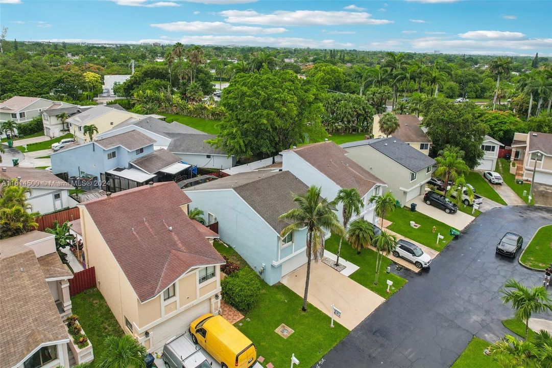 For Sale: $529,000 (3 beds, 2 baths, 1425 Square Feet)