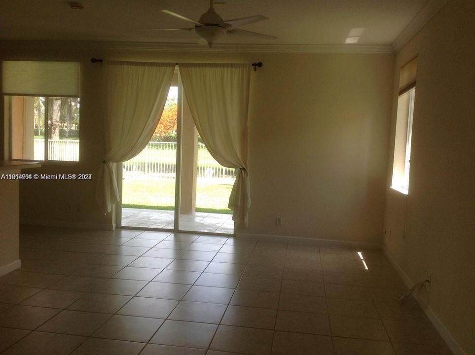 For Rent: $4,600 (4 beds, 2 baths, 2305 Square Feet)