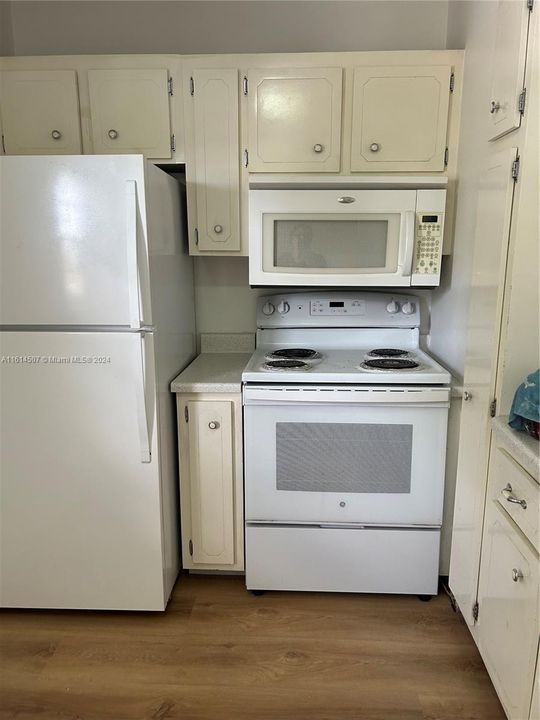 Recently Rented: $1,900 (1 beds, 1 baths, 650 Square Feet)