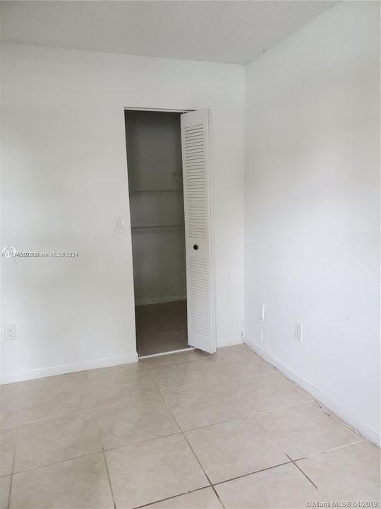 For Rent: $1,650 (1 beds, 1 baths, 813 Square Feet)
