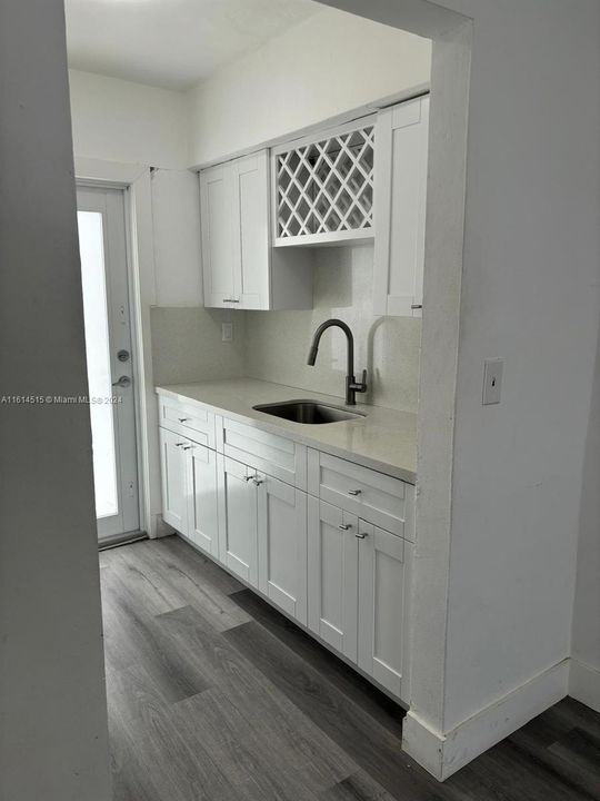 For Rent: $1,950 (1 beds, 1 baths, 620 Square Feet)