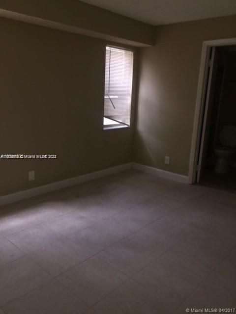 For Rent: $2,500 (3 beds, 2 baths, 1408 Square Feet)