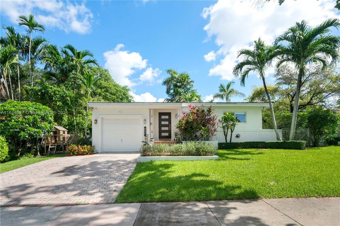 For Sale: $1,595,000 (3 beds, 2 baths, 1646 Square Feet)