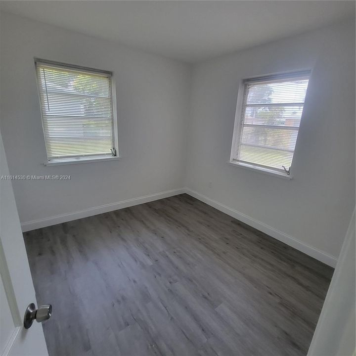 For Rent: $3,500 (4 beds, 2 baths, 1186 Square Feet)