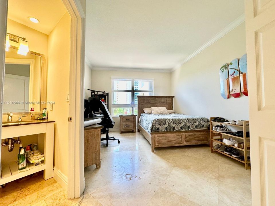 En Venta: $2,200,000 (3 camas, 3 baños, 1830 Pies cuadrados)