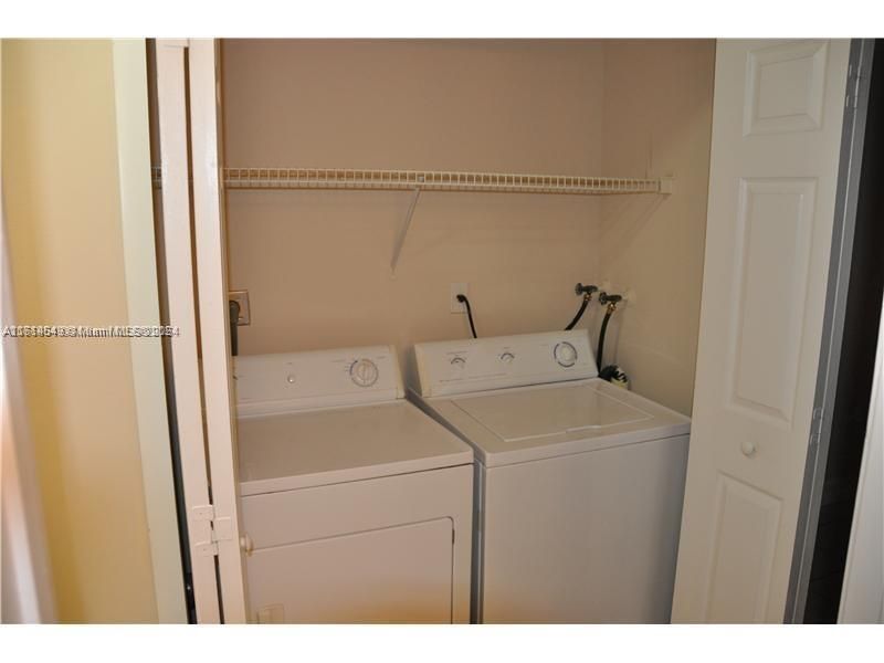 For Rent: $2,650 (2 beds, 2 baths, 1210 Square Feet)