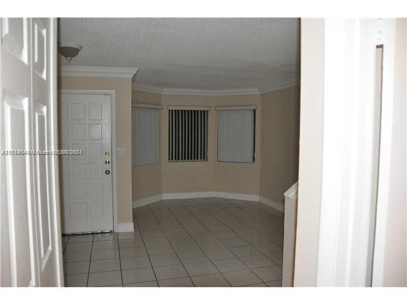 For Rent: $2,650 (2 beds, 2 baths, 1210 Square Feet)