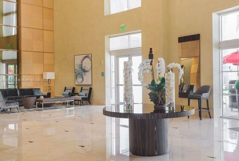 BEAUTIFUL LOBBY WITH CONCIERGE