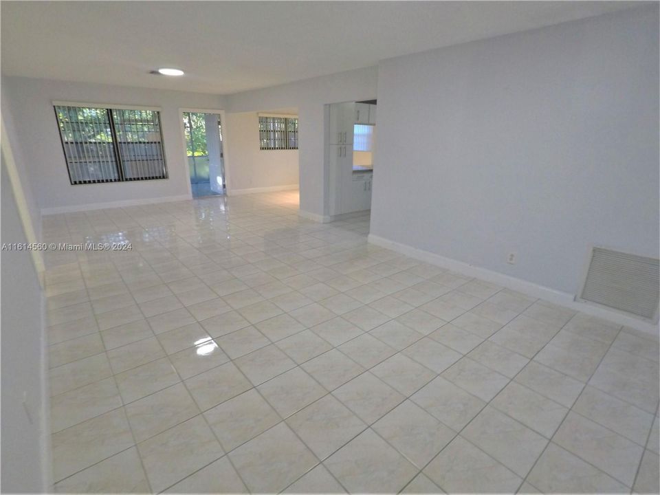 For Rent: $3,795 (4 beds, 3 baths, 1544 Square Feet)