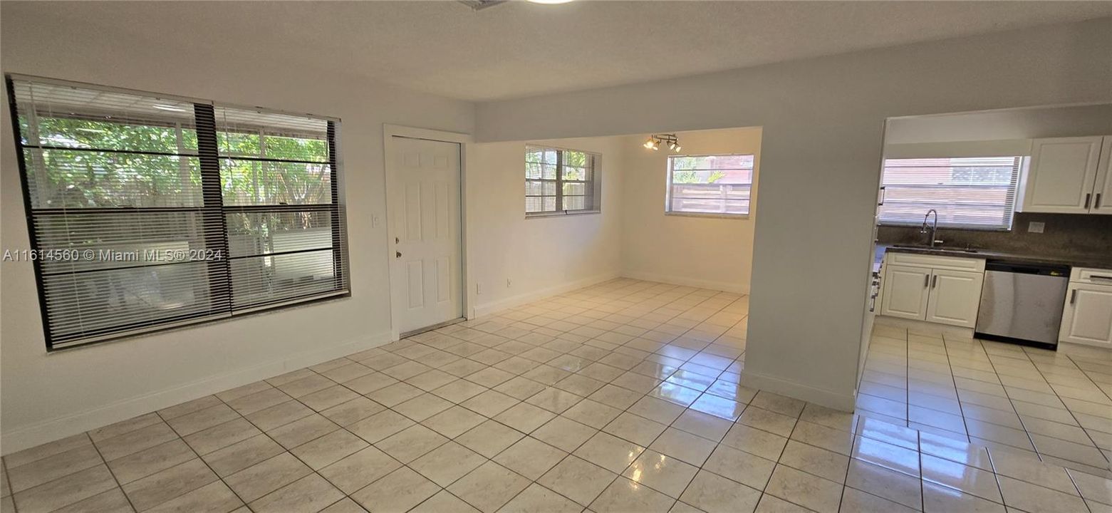For Rent: $3,795 (4 beds, 3 baths, 1544 Square Feet)
