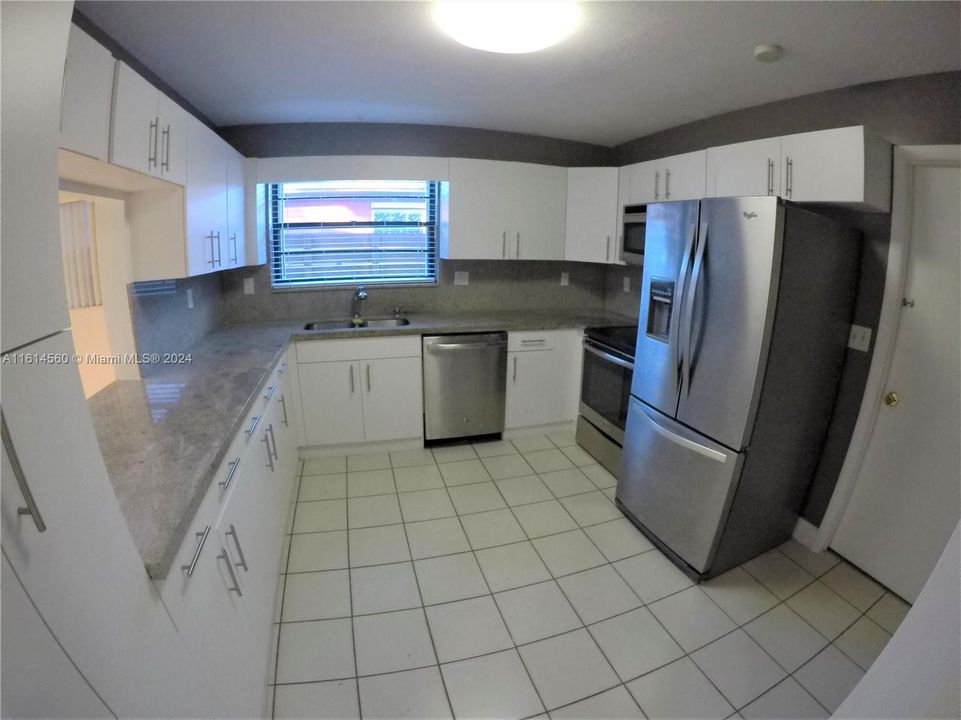 For Rent: $3,795 (4 beds, 3 baths, 1544 Square Feet)