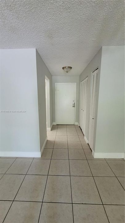 For Rent: $1,800 (1 beds, 1 baths, 673 Square Feet)