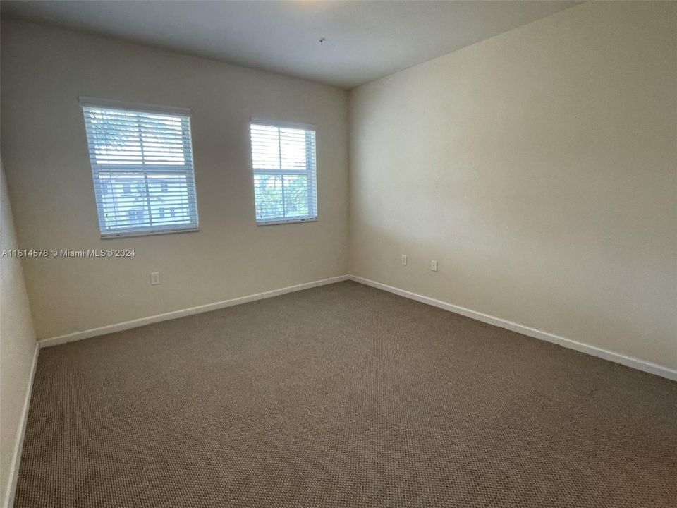 For Rent: $2,900 (3 beds, 2 baths, 1284 Square Feet)