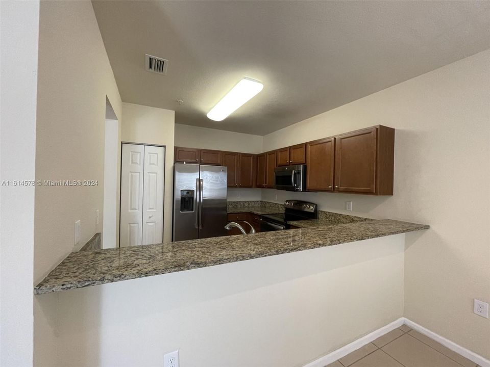 For Rent: $2,900 (3 beds, 2 baths, 1284 Square Feet)