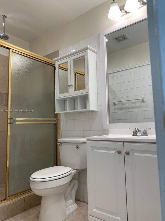 For Rent: $2,000 (2 beds, 1 baths, 721 Square Feet)