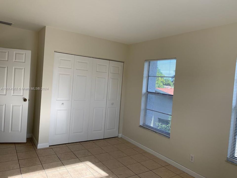 For Rent: $2,000 (2 beds, 1 baths, 721 Square Feet)