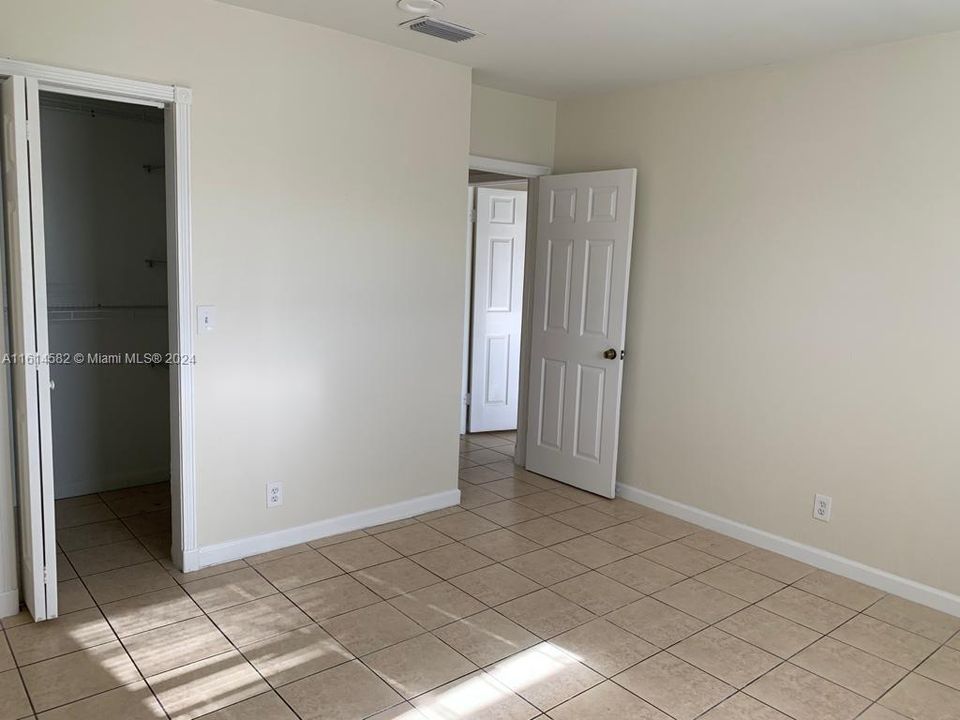 For Rent: $2,000 (2 beds, 1 baths, 721 Square Feet)