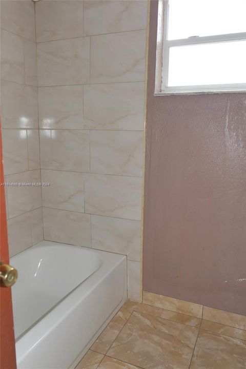 En Venta: $525,000 (3 camas, 2 baños, 1955 Pies cuadrados)