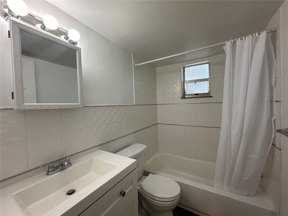 For Rent: $1,695 (1 beds, 1 baths, 750 Square Feet)