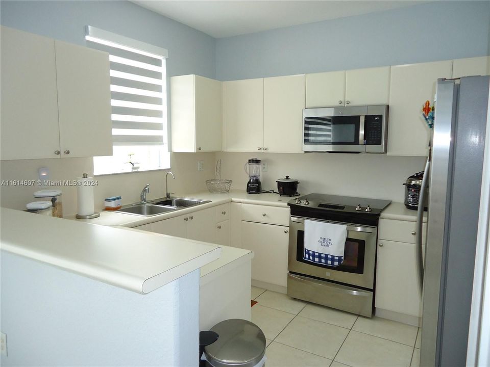 For Sale: $360,000 (3 beds, 2 baths, 1302 Square Feet)