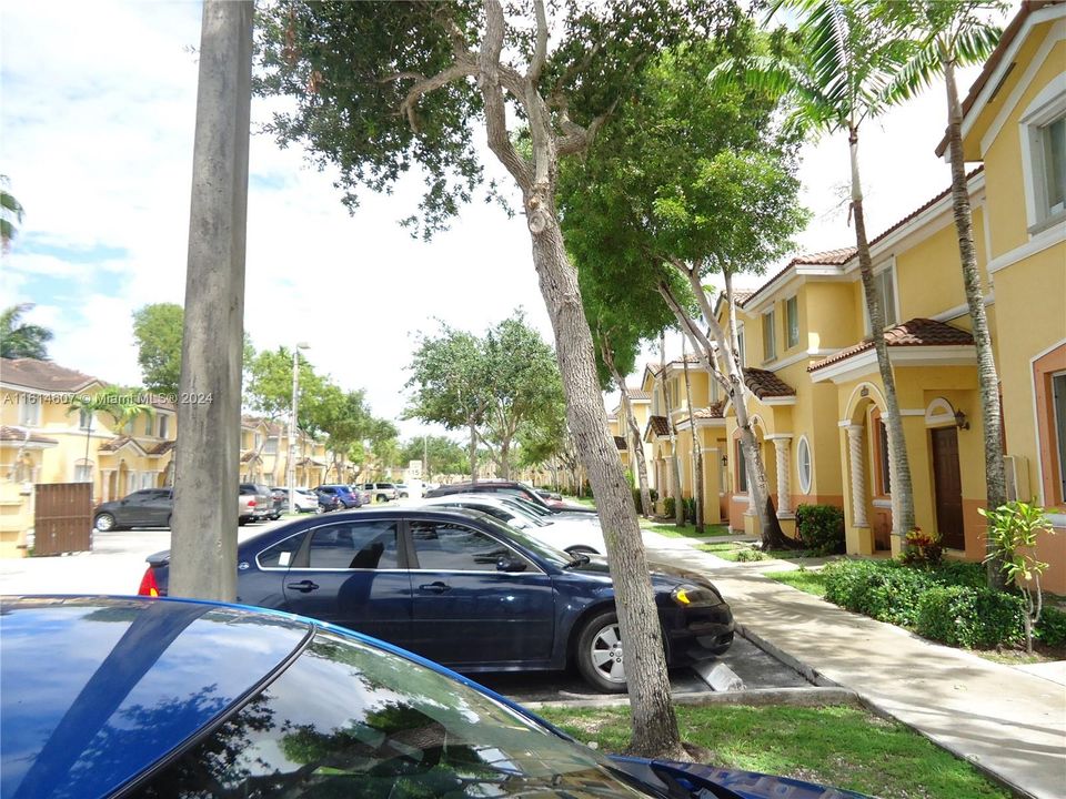 En Venta: $360,000 (3 camas, 2 baños, 1302 Pies cuadrados)