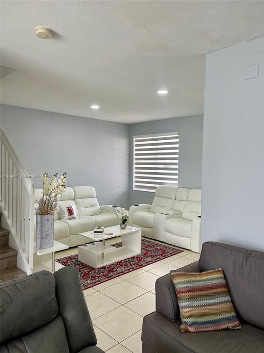 For Sale: $360,000 (3 beds, 2 baths, 1302 Square Feet)