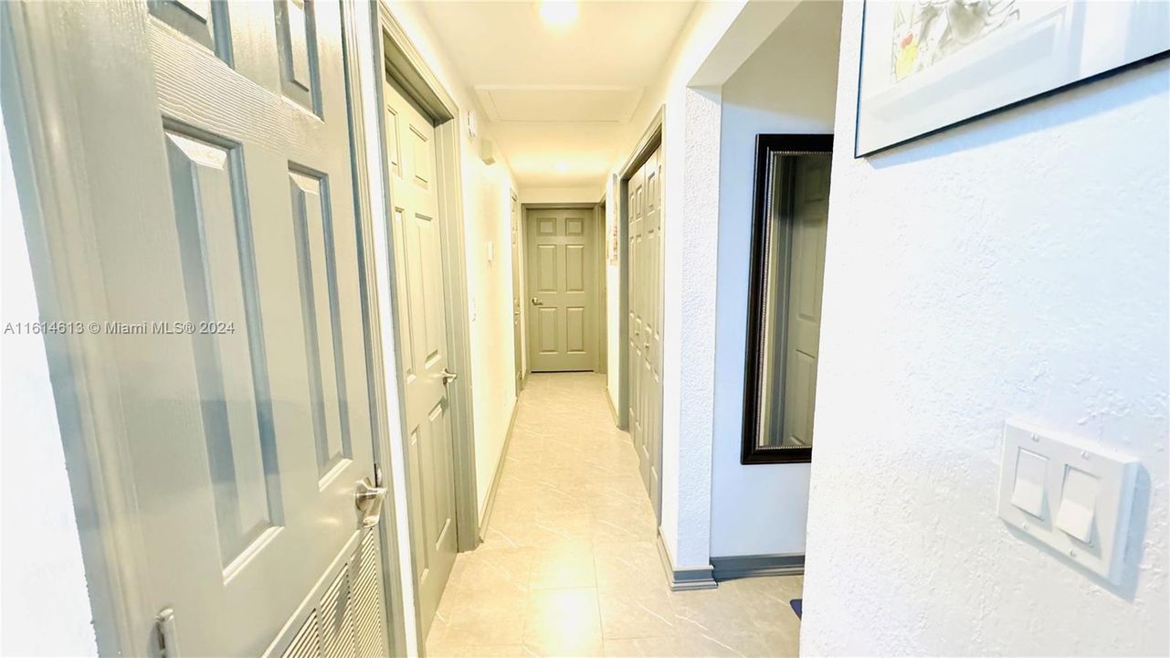 En Venta: $1,199,000 (3 camas, 2 baños, 1070 Pies cuadrados)