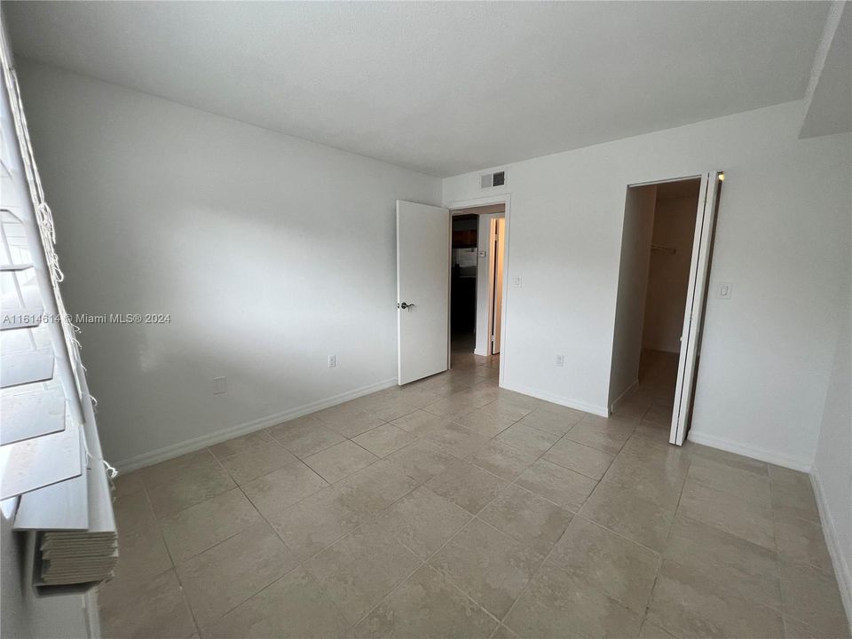 For Rent: $1,900 (1 beds, 1 baths, 558 Square Feet)