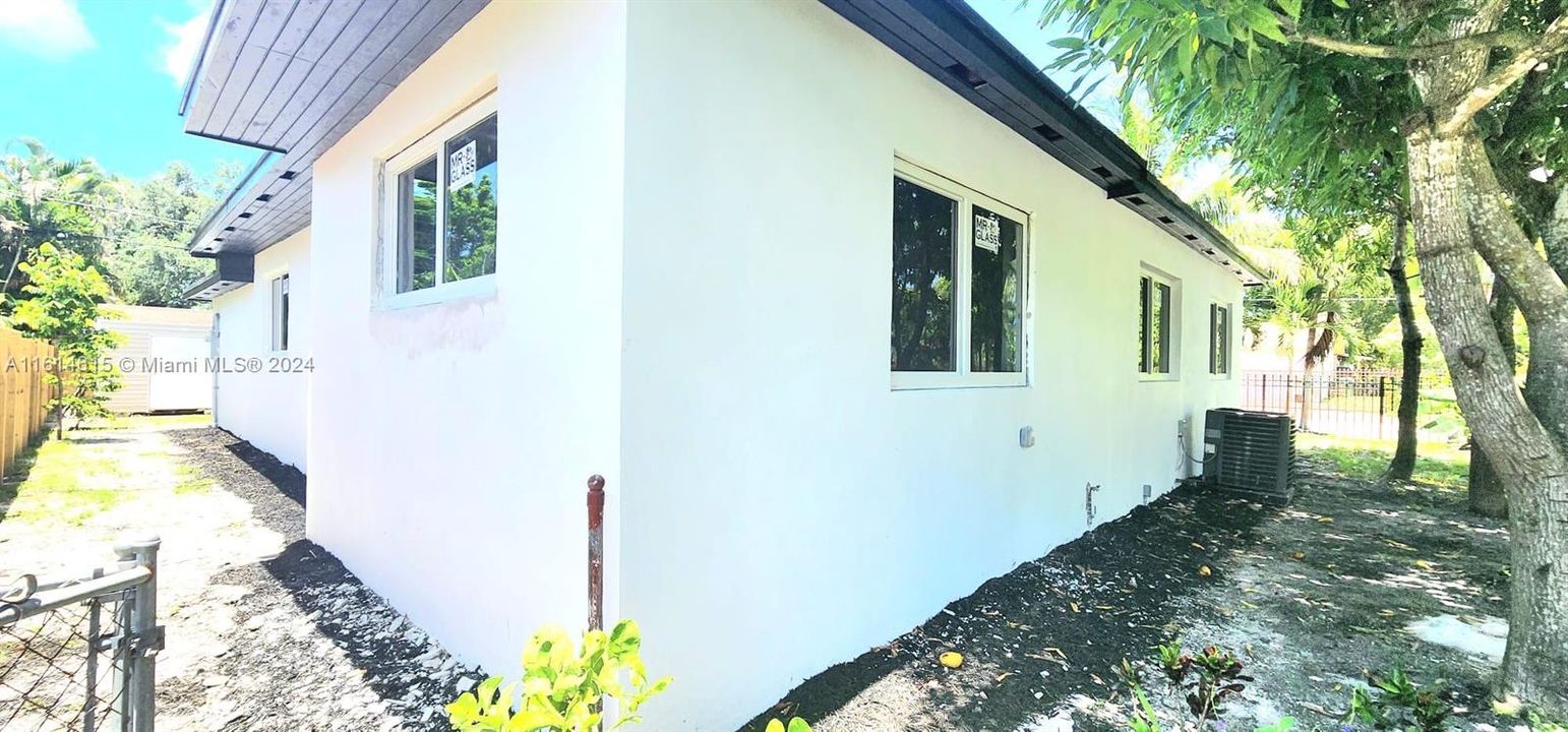 En Venta: $649,999 (5 camas, 2 baños, 1765 Pies cuadrados)