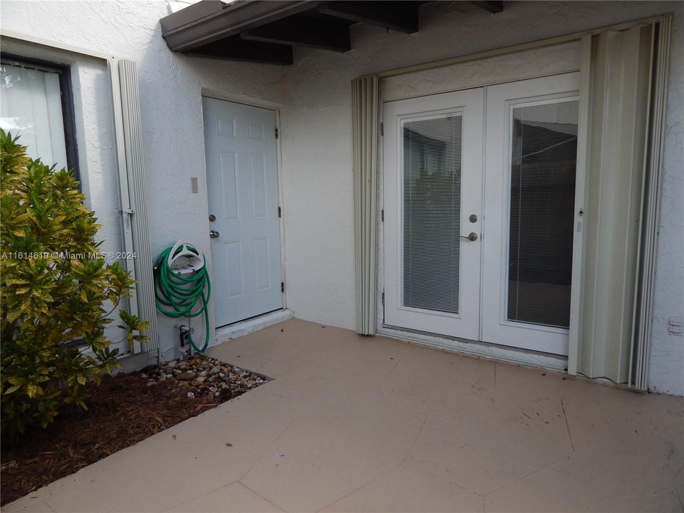 For Rent: $2,850 (3 beds, 2 baths, 1378 Square Feet)