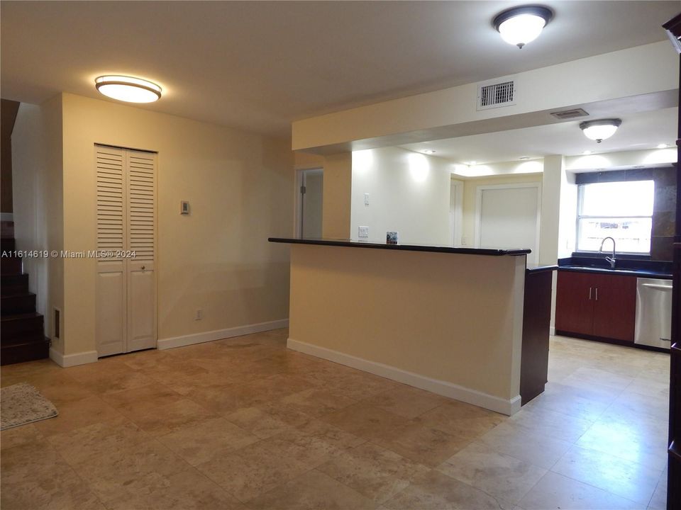 For Rent: $2,850 (3 beds, 2 baths, 1378 Square Feet)