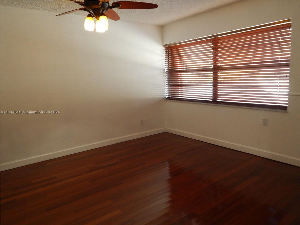 For Rent: $2,850 (3 beds, 2 baths, 1378 Square Feet)