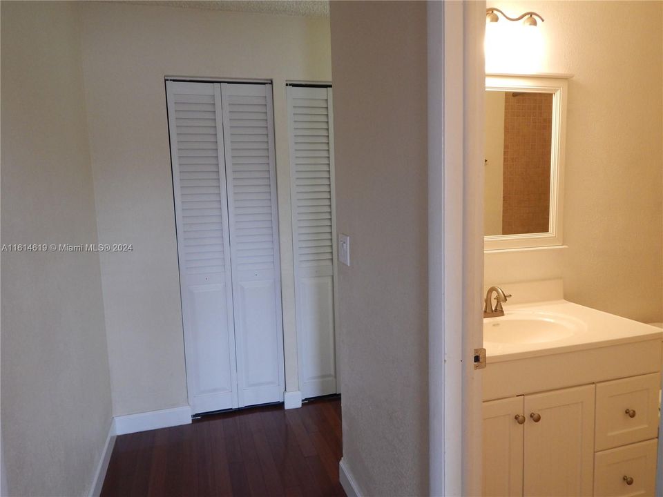 For Rent: $2,850 (3 beds, 2 baths, 1378 Square Feet)