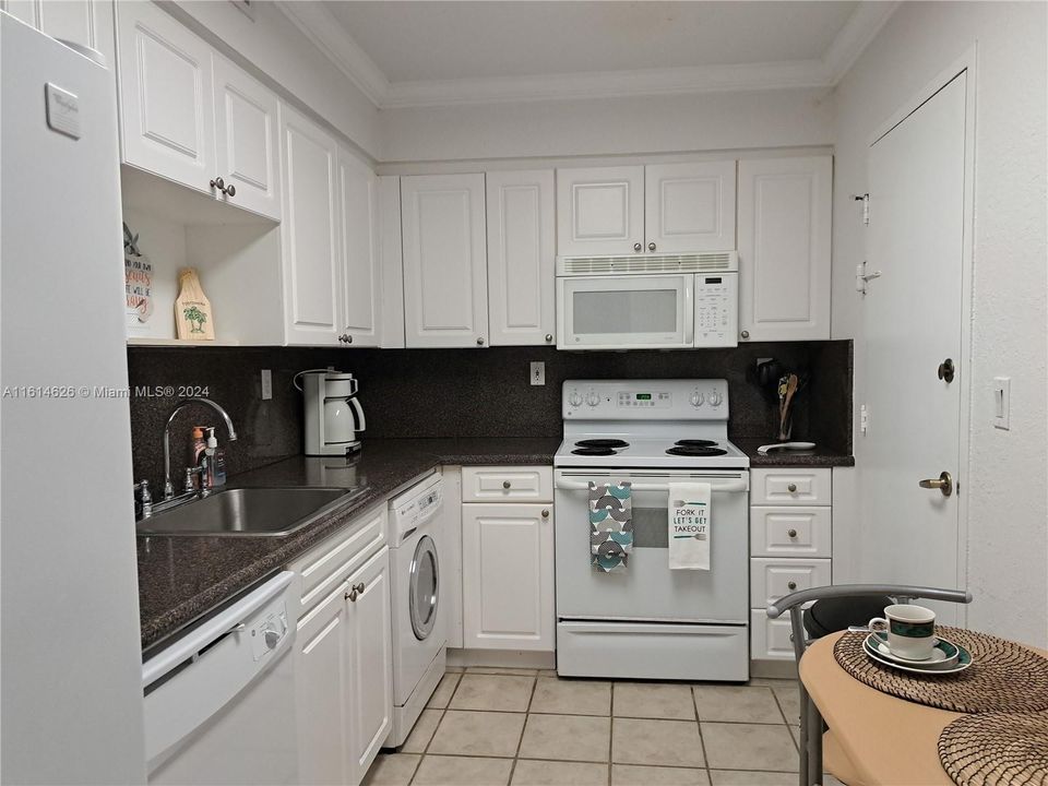 For Sale: $503,700 (1 beds, 1 baths, 745 Square Feet)