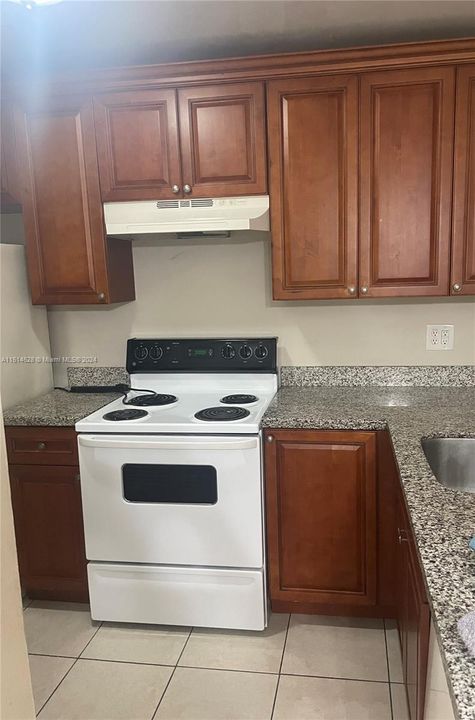 For Rent: $2,000 (2 beds, 2 baths, 750 Square Feet)