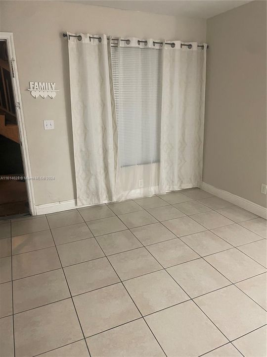 For Rent: $2,000 (2 beds, 2 baths, 750 Square Feet)